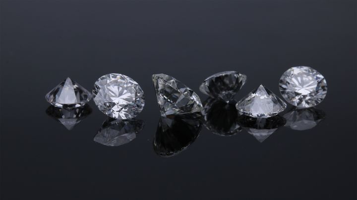 전 세계적으로 가격 하락중인 다이아몬드
